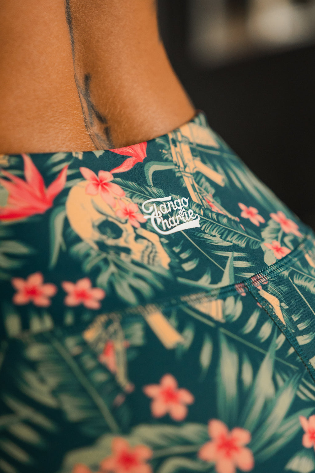 Aloha AR Tropical Skull High-Rise Leggings