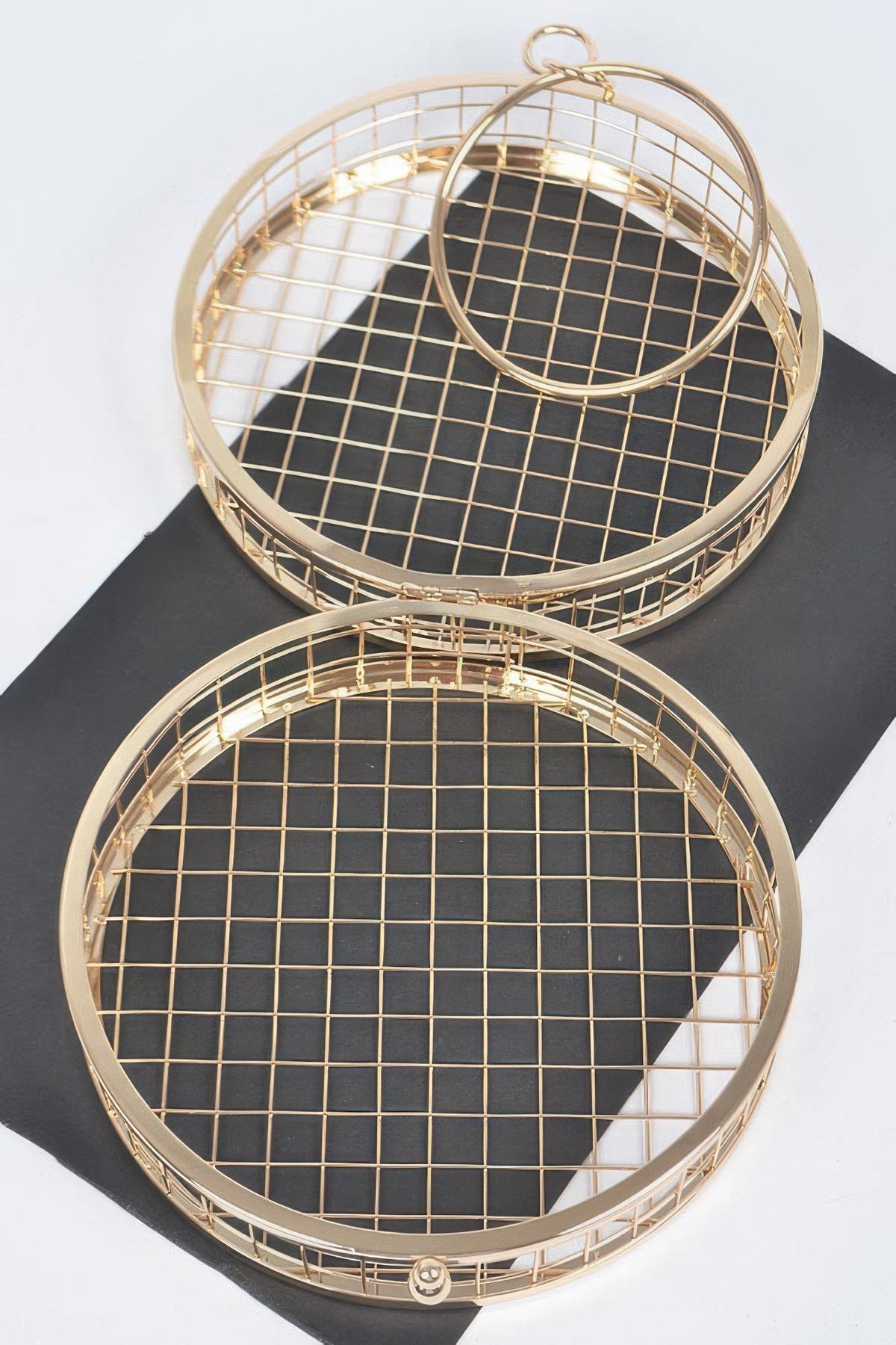 The Metal Wire Round Clutch